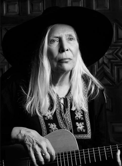 Джони Митчелл (Joni Mitchell). Возраст: 71 год. Кампания: Saint Laurent.