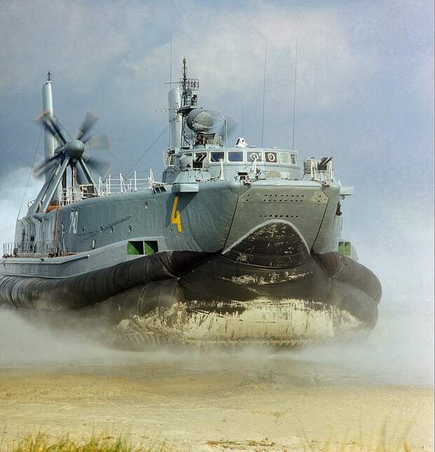Sowjetisches Luftkissenboot auf der Ostsee bei Peenemьnde Sowjetisches Luftkissenboot auf der Ostsee bei Peenemьnde