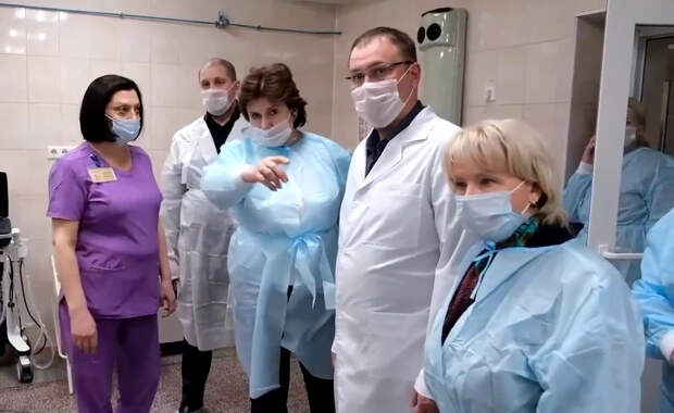 Губернатор Середюк проверил работу единственного роддома №2 в Новокузнецке