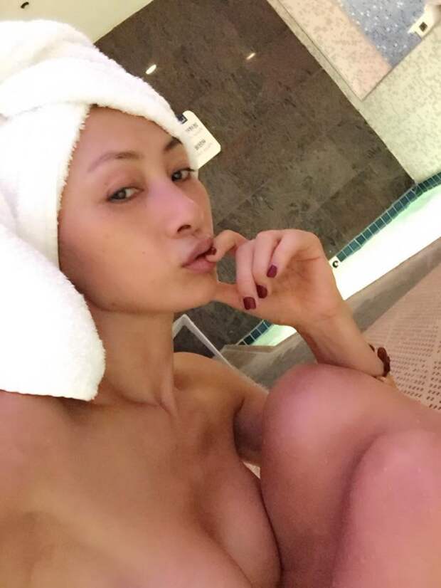 48-летняя актриса Бай Лин выглядит краше многих 25-летних!