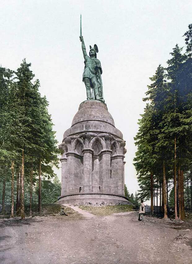 Памятник Арминию у Детмольда, в южной части Тевтобургского леса - Вар, верни мои легионы! Германские завоевания Августа | Военно-исторический портал Warspot.ru