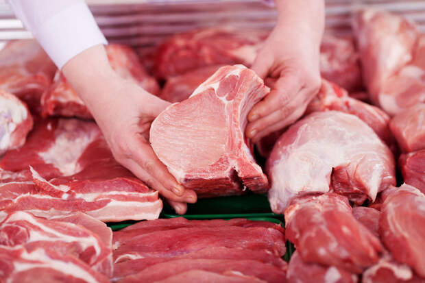 Врач Арзамасцев: в жирной свинине содержится наибольшее количество холестерина