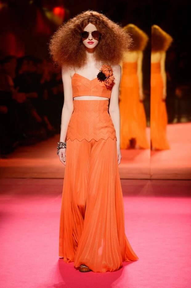 Schiaparelli Spring 2015 E8cl8-XHLEDx