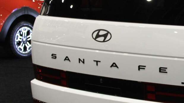 Новый гибрид Hyundai: Santa Fe получит задний электропривод