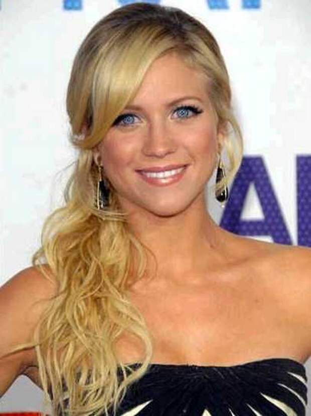 short haircuts for heart shaped faces and wavy hair