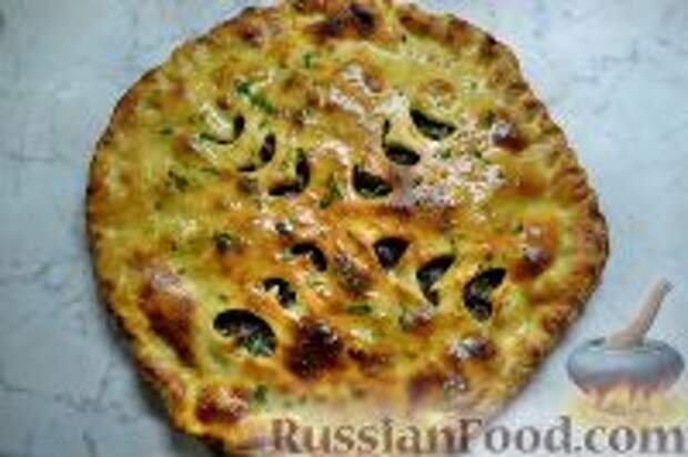Фото к рецепту: Пирог с мясом и сыром