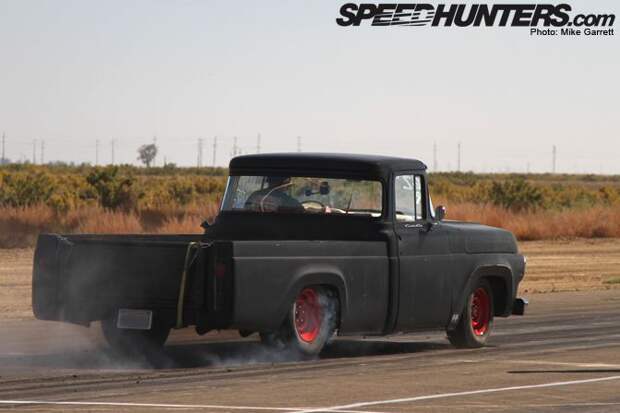 Hot-rod гонки на заброшенном аэродроме в Калифорнии (60 фото)