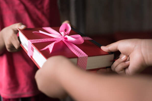 РИА Новости: каждый третий россиянин дарит на праздники классическую литературу