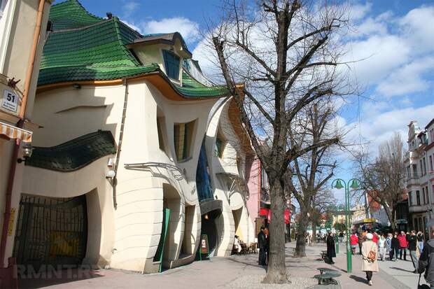 Crooked House