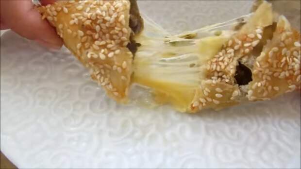 Вкуснейшие бурекасы с сыром и баклажанами еда, пирожок, бурекасы, выпечка, рецепт, видео рецепт, длиннопост, другая кухня, слоеное тесто, видео