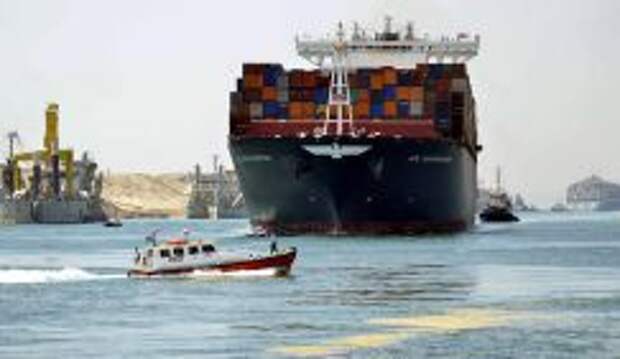 Первые крупнотоннажные суда прошли по руслу нового Суэцкого канала