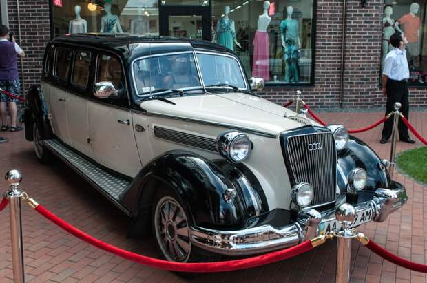 Retro Авто Fest в аутлет-городке "Мануфактура" выставка, олдтаймер, ретро автомобили