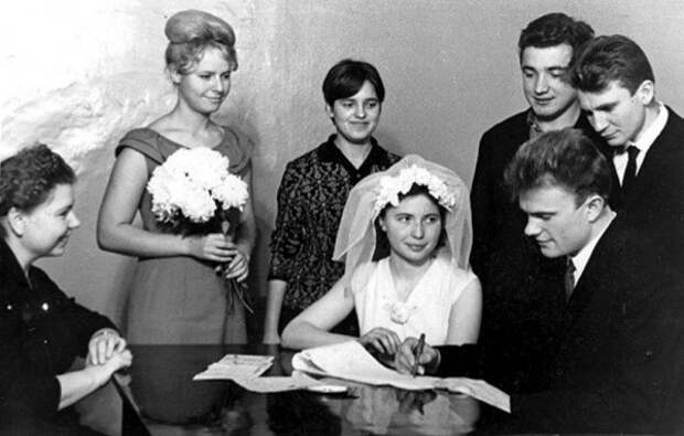 Геннадий Зюганов и Надежда Амеличева, 1967 актеры, звезды, знаменитости, политики, свадьба, эстрада