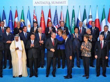Американские неоконы и катарские исламисты объединились против России
