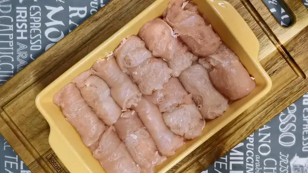 Завернула и запекла под соусом. Как я готовлю сочную куриную грудку с начинкой в духовке