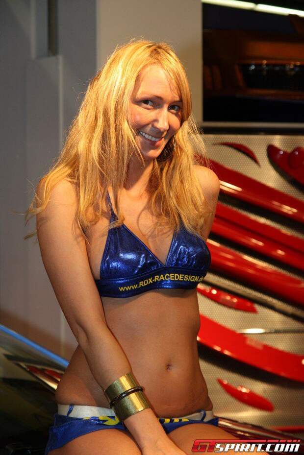 Девушки с автосалона Essen Motor Show (72 фото)