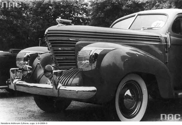 Американский легковой автомобиль Graham Model 97 