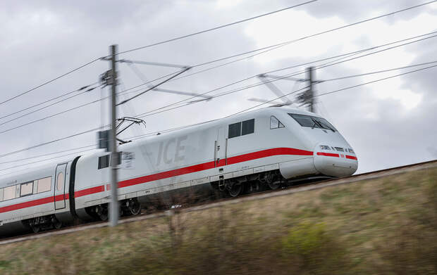 Контактная сеть рухнула на ICE с около 600 пассажирами под Виттенбергом