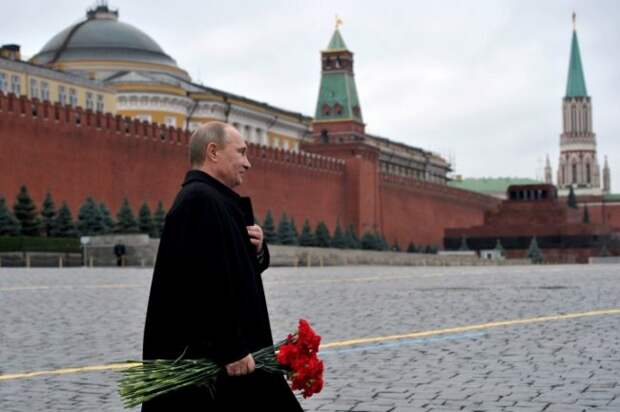 ПРЕЗИДЕНТ РФ, ЛЕНИН И ХОККЕЙ