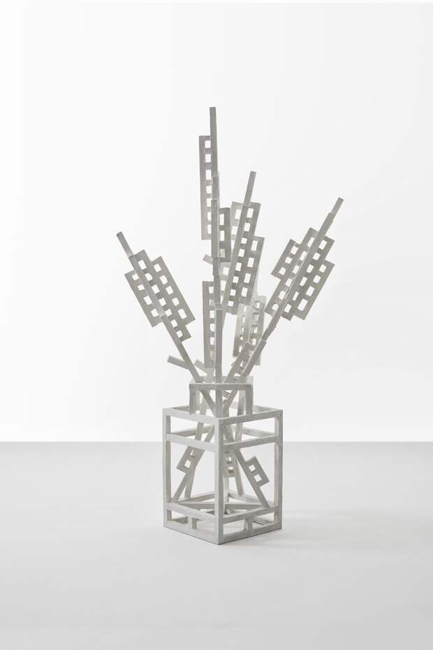 Игорь Шелковский. «Ваза с цветами». 2003. Дерево, краска. Предоставлено Alina Pinsky Gallery