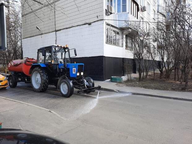 До конца недели на детские площадки в Бабушкинском завезут новый песок — управа