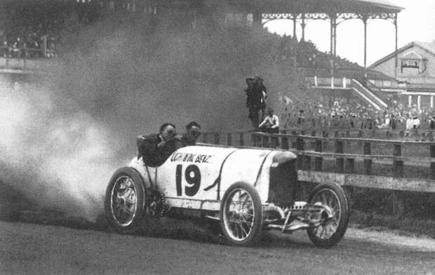 Подборка фотографий автогонок прошлого века (154 фото)
