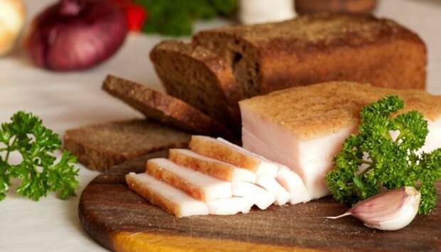 Сало придумали есть не украинцы: краткая история популярного у славян продукта