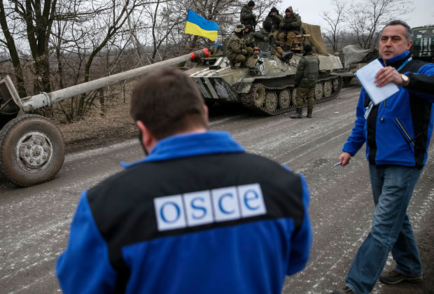 Члены специальной мониторинговой миссии ОБСЕ на Украине, февраль 2015