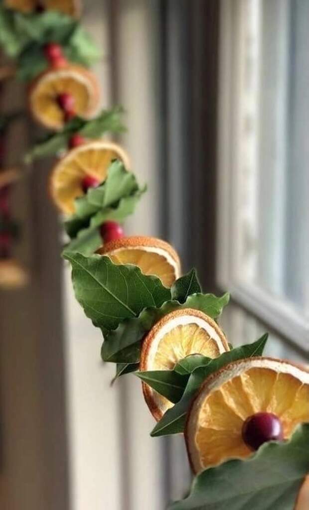 Сушеные апельсины в новогоднем декоре