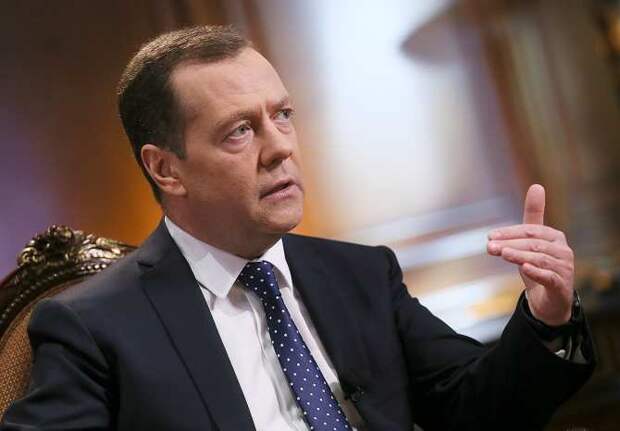 Медведев назвал покушение на Фицо квинтэссенцией русофобии в Европе