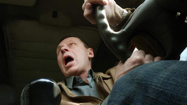 «На его глазах на дороге погибли восемь детей»: как травма застревает в теле и управляет нашей жизнью