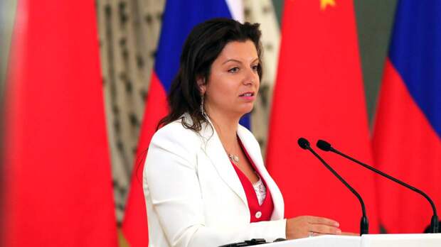 Телеведущий Соловьев прослезился после высказывания Симоньян о геноциде в Донбассе