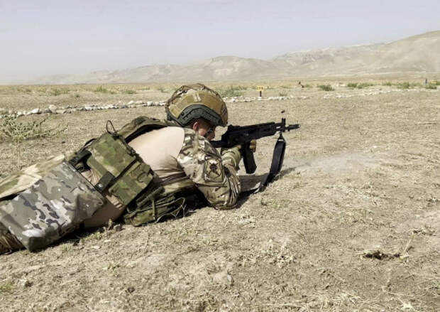 Российские разведчики уничтожили опорный пункт условного НВФ в Таджикистане