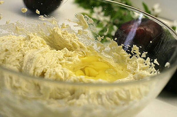slivakeks3 Фото рецепт сливового кекса с сахарной корочкой