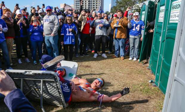 Bills Fan Hops Into Bed Of Wrong Truck, Falls Asleep, Ends Up At Strangers’ Home