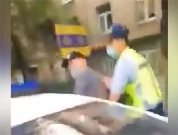 Ахметов, прославившийся роликами с унижениями русских, задержан в Алматы местной полицией