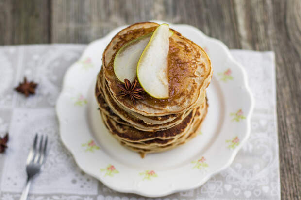 Врач Золотова: мужчине можно съесть 4 блина в день, а женщине — 2-3