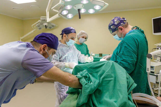 В Подмосковье врачи спасли мужчину с тремя ножевыми ранениями в сердце