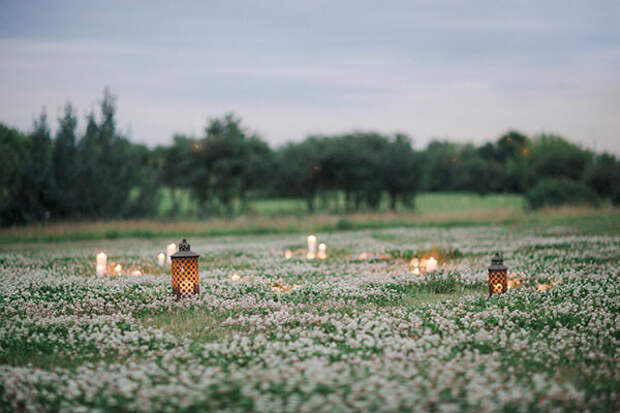 Candle_wedding_by_Kovchegin_and_Romanova_Photography_decor_by_Dreams_and_Honey_muah_by_Dasha_Cherentaeva_Mary_Trufel_dress-32