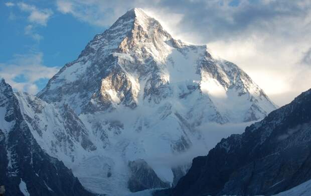 Чогори - горная вершина высотой 8614 метров. | Фото: bakimliyiz.com.