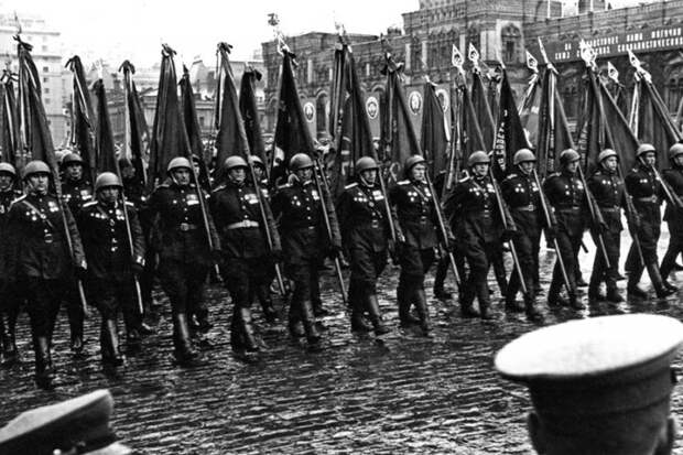 История военных парадов на Красной площади