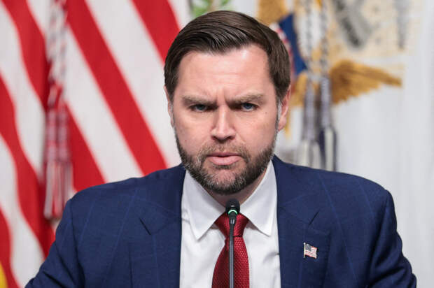 Вернувшийся с переговоров Вэнс рассказал о непреодолимом споре США и Ирана