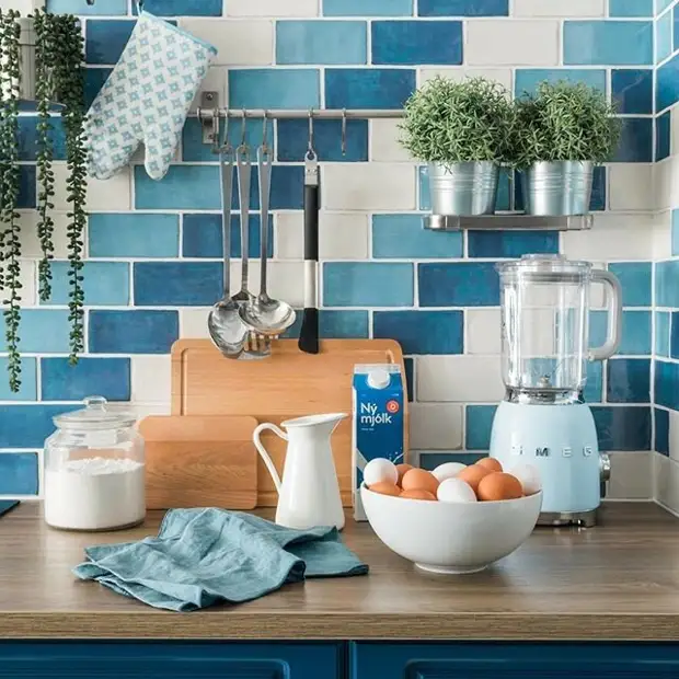 8 примеров того, что синий — отличный цвет для кухни