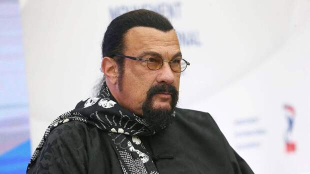 Стивен Сигал продает особняк на на Рублево-Успенском шоссе