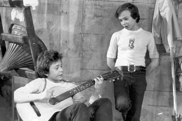 владимир и юра торсуевы проба поют и играют гитара