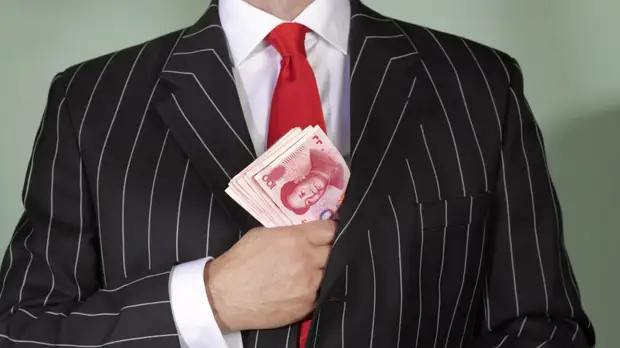 Аналитик Макаров высказался о перспективах хранения сбережений в юанях