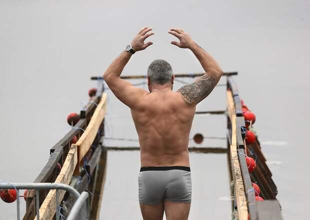 Россиянам рассказали о правильной подготовке к крещенским купаниям