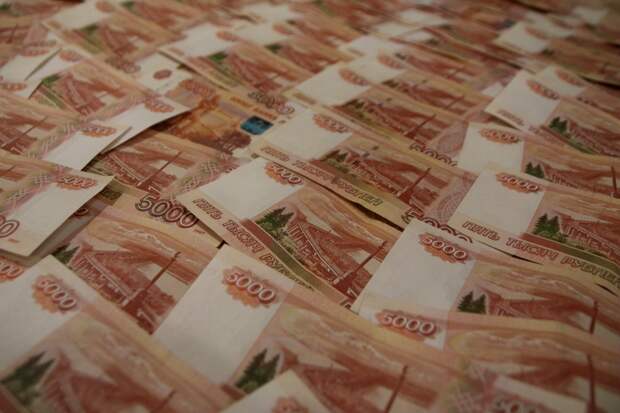Жительница Краснодара думала, что вложила 700 тыс. рублей в инвестиции, а попала в лапы аферистов