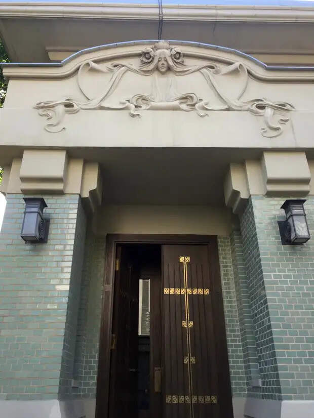 Отделка дверей...