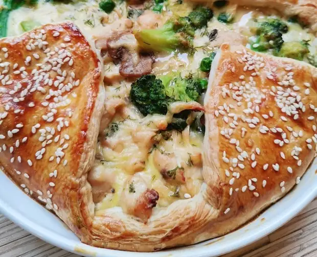 Пирог с курицей и овощами